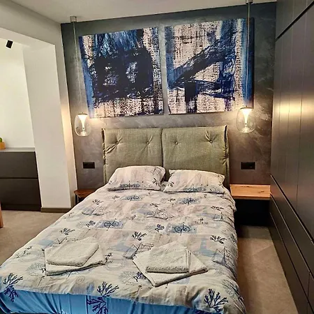 арт център * וארנה