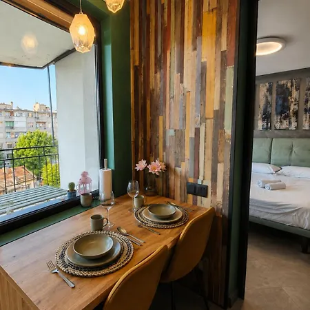 Art Center With Parking Apartamento Varna